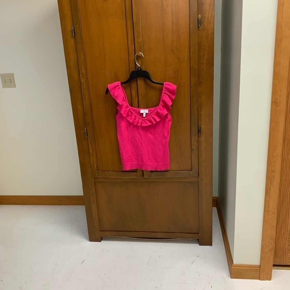 Sofia Vegara rayon knit magenta pink sweater top ruffle neckline SM